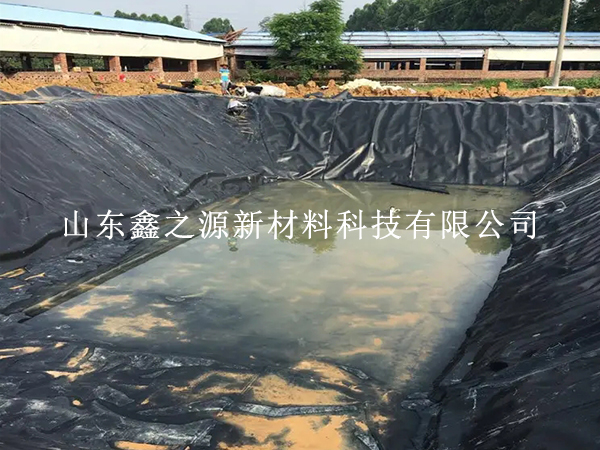 做好沼氣池黑膜的剪接工作，既節(jié)約又高效