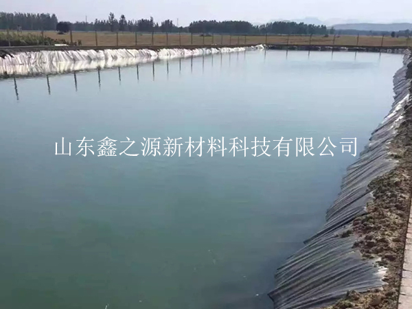 如何處理蓄水池hdpe土工膜的熱膨脹問題？